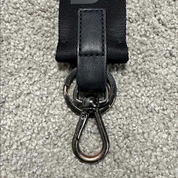 Lululemon Never Lost Black Keychain - Picture 3 of 4